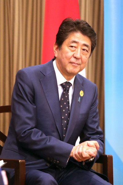 El ministro de Comercio de Japón mantendrá su puesto en la reorganización del gabinete de Abe