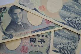 Japón está listo para actuar si volatilidad divisas aumenta, dice funcionario de alto rango