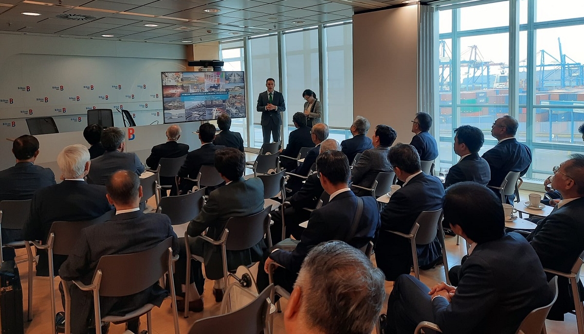 Bilbaoport shows its projects and experience to a Japanese delegation