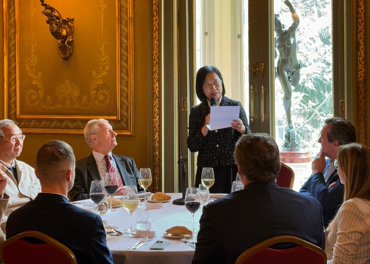 Comida con la Cónsul General de Japón en Barcelona, la Sra. Akiko Shikata